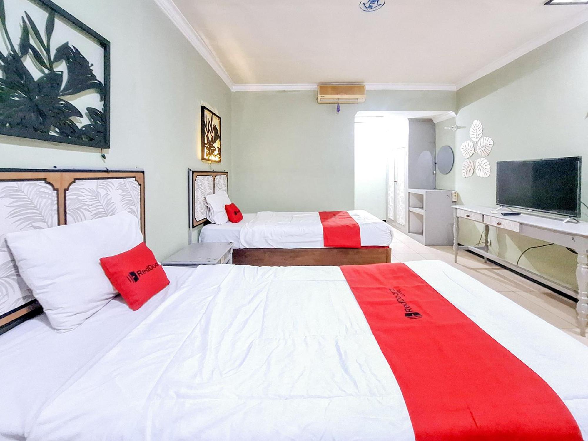 Reddoorz Near Stadion Semeru Lumajang Jawa Timur Exterior foto